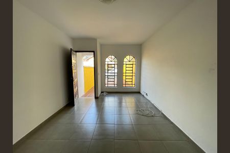 Casa à venda com 80m², 2 quartos e 1 vagaSala
