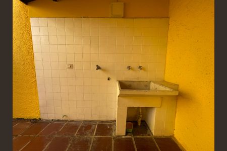 Casa à venda com 80m², 2 quartos e 1 vagaÁrea de Serviço