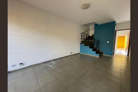 Casa à venda com 80m², 2 quartos e 1 vagaSala