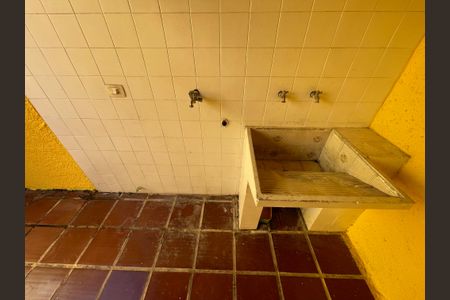 Casa à venda com 80m², 2 quartos e 1 vagaÁrea de Serviço