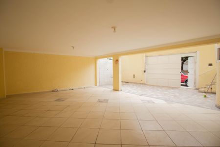 Casa à venda com 150m², 2 quartos e 3 vagas Casa à venda com 150m², 2 quartos e 3 vagasGaragem