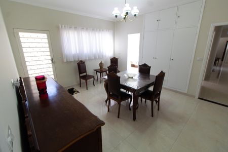 Casa à venda com 212m², 4 quartos e 2 vagasSala de Jantar