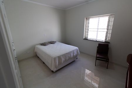 Casa à venda com 212m², 4 quartos e 2 vagasQuarto 3