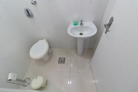 Casa à venda com 212m², 4 quartos e 2 vagasBanheiro de Serviço