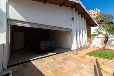 Casa à venda com 212m², 4 quartos e 2 vagasÁrea Externa