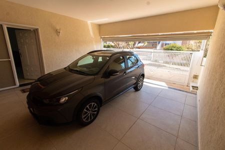 Casa à venda com 212m², 4 quartos e 2 vagasGaragem