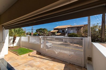 Casa à venda com 212m², 4 quartos e 2 vagasÁrea Externa