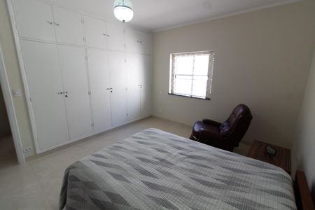 Casa à venda com 212m², 4 quartos e 2 vagasSuíte