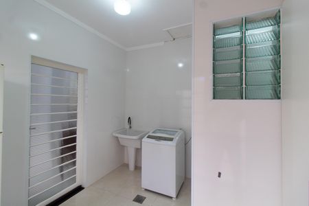 Casa à venda com 212m², 4 quartos e 2 vagasÁrea de Serviço