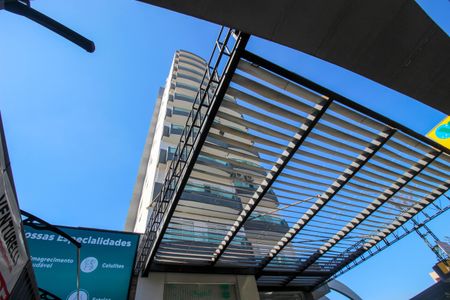 Apartamento para alugar com 60m², 2 quartos e 1 vaga Apartamento para alugar com 60m², 2 quartos e 1 vagaFachada