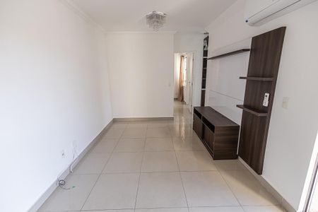 Apartamento para alugar com 74m², 2 quartos e 2 vagasSala