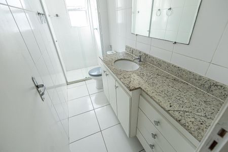 Apartamento para alugar com 74m², 2 quartos e 2 vagasBanheiro da Suíte
