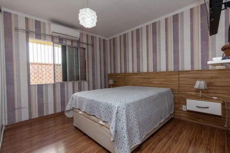 Casa para alugar com 250m², 4 quartos e 4 vagas Casa para alugar com 250m², 4 quartos e 4 vagasSuíte 1