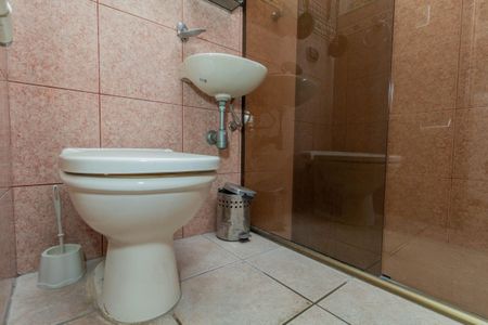 Casa para alugar com 250m², 4 quartos e 4 vagas Casa para alugar com 250m², 4 quartos e 4 vagasBanheiro Social 2