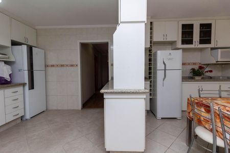 Casa para alugar com 250m², 4 quartos e 4 vagas Casa para alugar com 250m², 4 quartos e 4 vagasCozinha