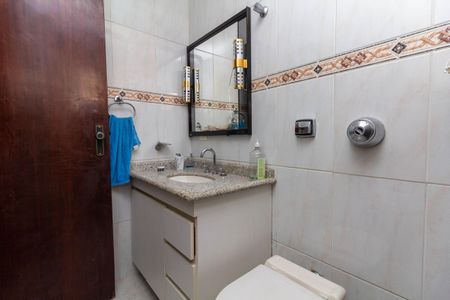 Casa para alugar com 250m², 4 quartos e 4 vagas Casa para alugar com 250m², 4 quartos e 4 vagasBanheiro da Suíte 1