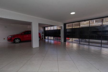 Casa para alugar com 250m², 4 quartos e 4 vagas Casa para alugar com 250m², 4 quartos e 4 vagasGaragem