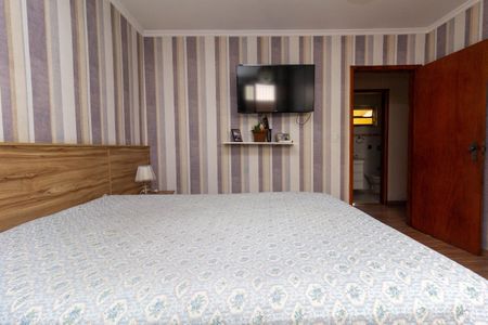 Casa para alugar com 250m², 4 quartos e 4 vagas Casa para alugar com 250m², 4 quartos e 4 vagasSuíte 1