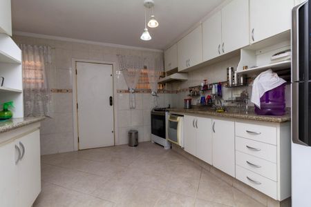 Casa para alugar com 250m², 4 quartos e 4 vagas Casa para alugar com 250m², 4 quartos e 4 vagasCozinha