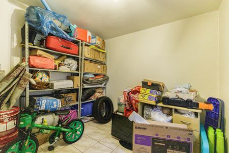 Casa para alugar com 200m², 4 quartos e 2 vagasDepósito