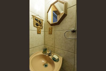 Casa para alugar com 200m², 4 quartos e 2 vagasLavabo