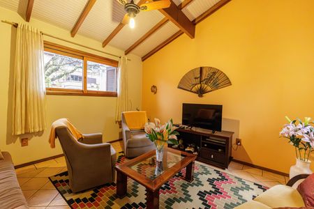 Casa para alugar com 200m², 4 quartos e 2 vagasCobertura/Sala