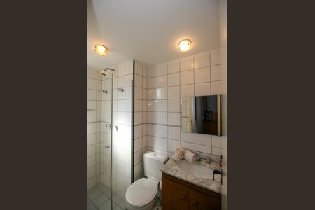 Apartamento para alugar com 74m², 2 quartos e 1 vaga Apartamento para alugar com 74m², 2 quartos e 1 vagaBanheiro da Suíte 2
