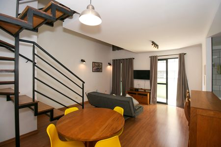 Apartamento para alugar com 74m², 2 quartos e 1 vaga Apartamento para alugar com 74m², 2 quartos e 1 vagaSala de Estar e Jantar