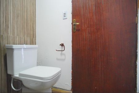 Casa à venda com 200m², 4 quartos e 4 vagasBanheiro 2