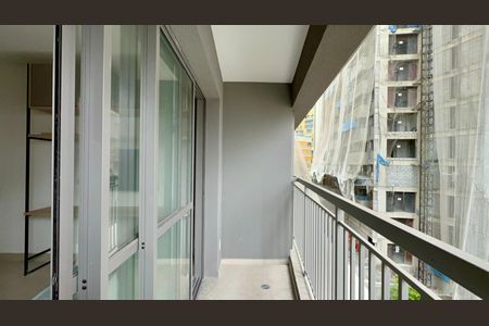 Studio à venda com 25m², 1 quarto e sem vaga Studio à venda com 25m², 1 quarto e sem vagaVaranda