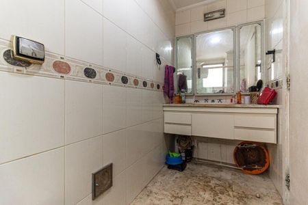 Apartamento à venda com 240m², 4 quartos e 2 vagasBanheiro da Suíte 2