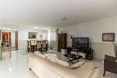 Apartamento à venda com 240m², 4 quartos e 2 vagasSala