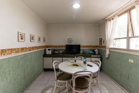 Apartamento à venda com 240m², 4 quartos e 2 vagasCopa