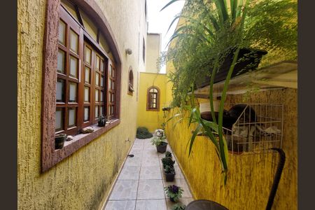 Casa à venda com 171m², 3 quartos e 2 vagasCorredor Externo