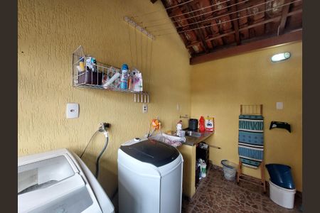 Casa à venda com 171m², 3 quartos e 2 vagasÁrea de Serviço