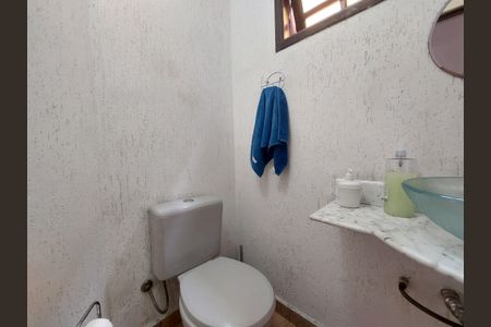 Casa à venda com 171m², 3 quartos e 2 vagasLavabo