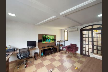 Casa à venda com 171m², 3 quartos e 2 vagasSala