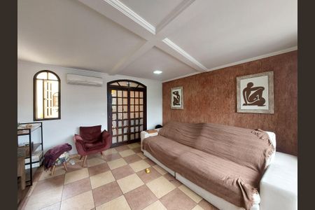 Casa à venda com 171m², 3 quartos e 2 vagasSala