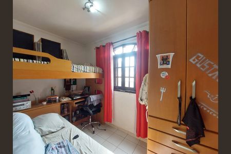 Casa à venda com 171m², 3 quartos e 2 vagasQuarto 2