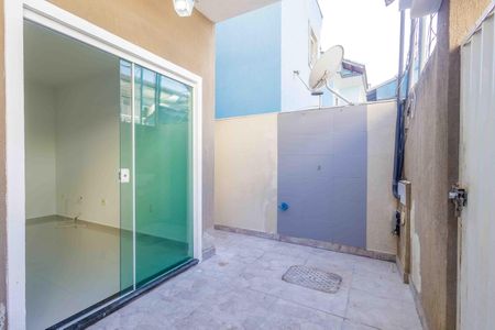 Casa de condomínio à venda com 90m², 3 quartos e 1 vagaEntrada