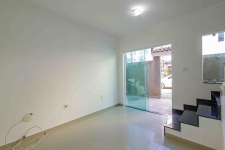 Casa de condomínio à venda com 90m², 3 quartos e 1 vagaSala