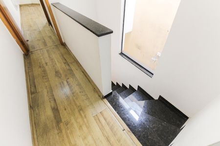 Casa à venda com 200m², 2 quartos e 3 vagasEscada