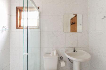 Casa à venda com 200m², 2 quartos e 3 vagasBanheiro da Suíte