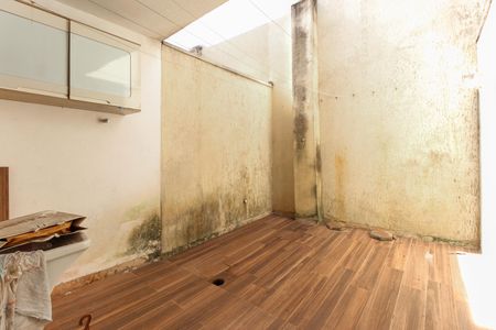 Casa à venda com 200m², 2 quartos e 3 vagasÁrea de Serviço - Quintal