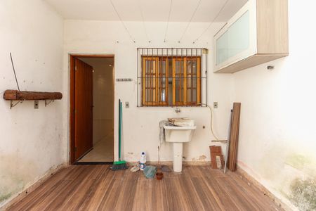 Casa à venda com 200m², 2 quartos e 3 vagasÁrea de Serviço - Quintal