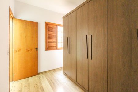 Casa à venda com 200m², 2 quartos e 3 vagasQuarto 1