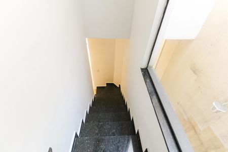 Casa à venda com 200m², 2 quartos e 3 vagasEscada