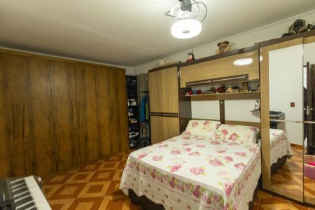 Casa à venda com 250m², 3 quartos e 4 vagasSuíte