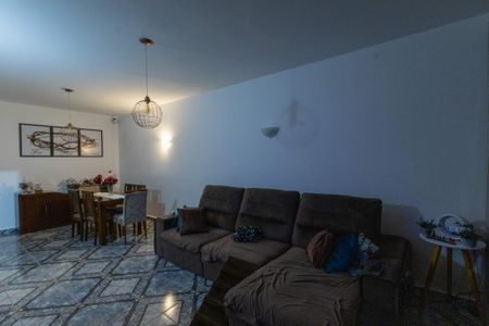 Casa à venda com 250m², 3 quartos e 4 vagasSala