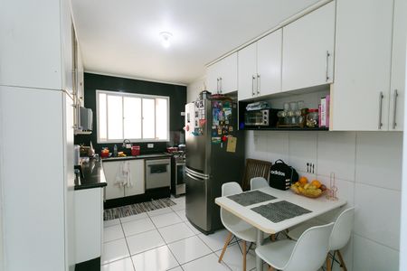 Apartamento à venda com 119m², 3 quartos e 2 vagas Apartamento à venda com 119m², 3 quartos e 2 vagasCozinha